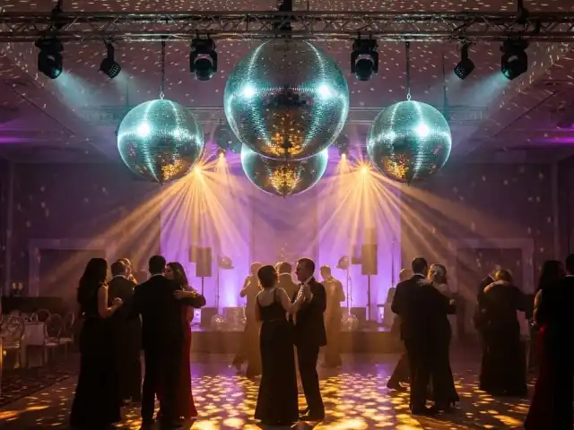 Esferas LED RGB modernas con bajo consumo energético y tecnología eficiente