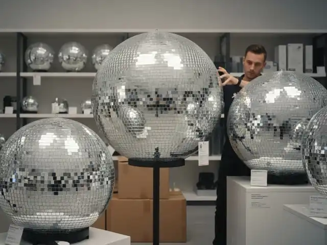 Venta de bolas disco para clubes discotecas y negocios de entretenimiento